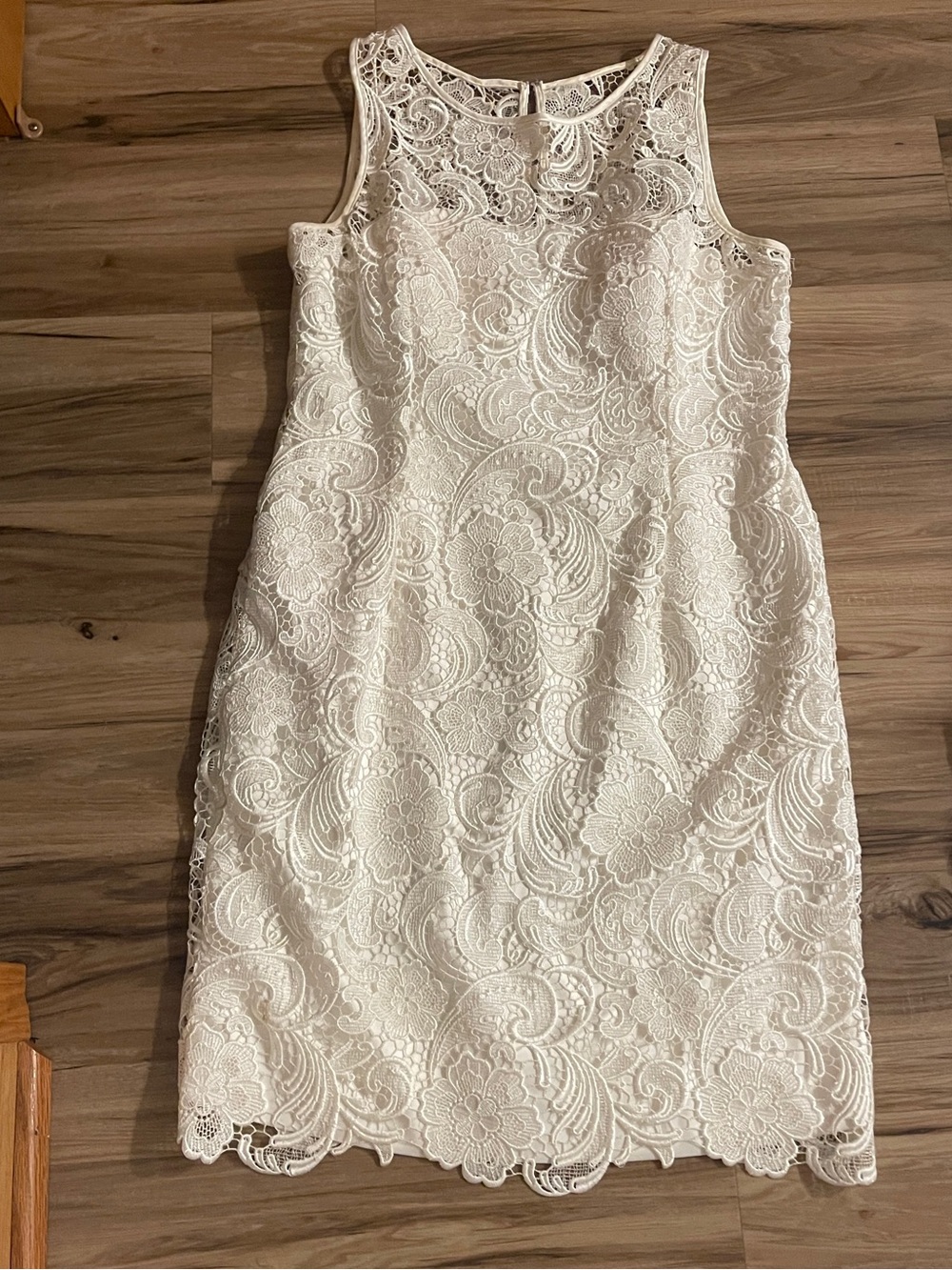 Sleeveless White Lace Sheath Dress